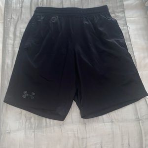 Mens Medium Under Armour Shorts